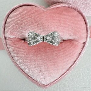 NWT 🎀 Sparkling Diamonds Bow Ring 🎀
